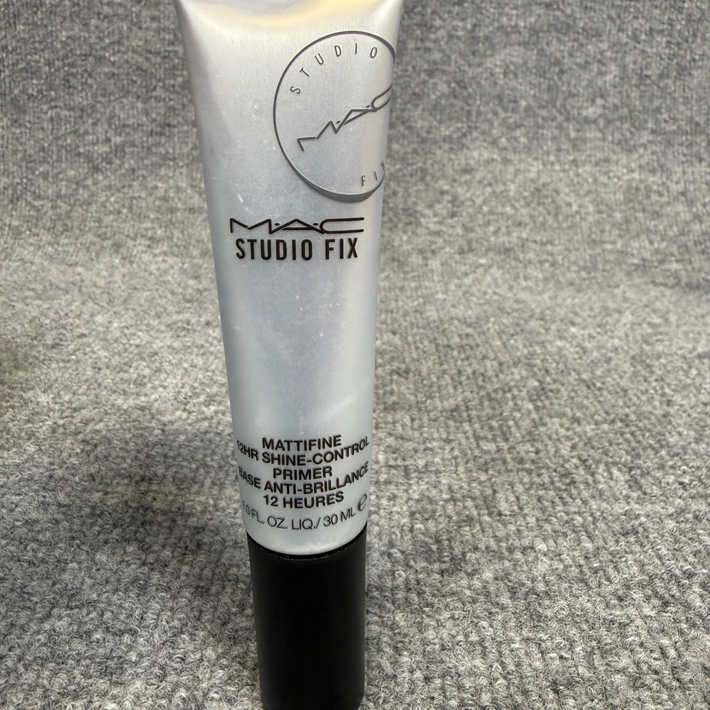 MAC Studio Fix Mattifine 12hr Shine-Control Primer 1.0 fl oz / 30 ml C41 - Picture 2 of 4